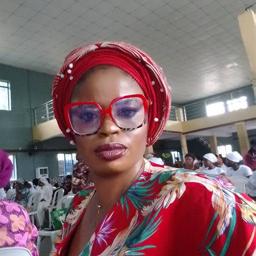 QUEEN-TEE BEAUTY SALON